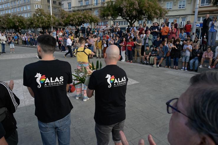 Decenas de persoas durante unha homenaxe a Samuel Luiz polo terceiro aniversario do seu asasinato, a 3 de xullo de 2024, na Coruña, Galicia (España).. M. Dylan - Europa Press / Europa Press