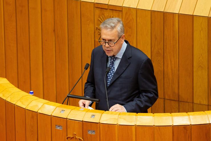 O conselleiro de Sanidade, Antonio Gómez Caamaño, comparece no pleno do Parlamento galego.. XUNTA