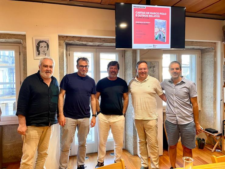 Ernesto González, Fernando Ramallo, Xavier Ferreira, Gabriel Rei-Doval e Xurxo Salgado na presentación do libro Cartas de Marco Polo en Santiago 