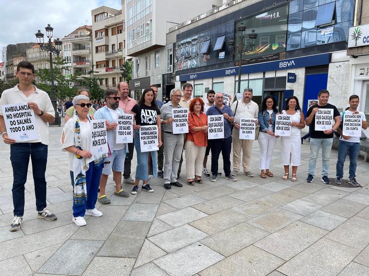 A deputada do BNG Montse Prado participa nun acto reivindicativo en Vilagarcía en defensa dunha mellor dotación de medios de emerxencias.. BNG / Europa Press