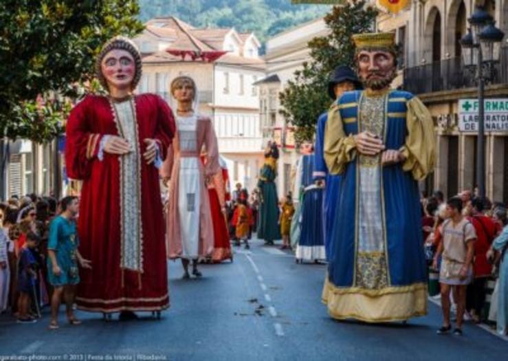 O desfile da festa da Istoria de Ribadavia 