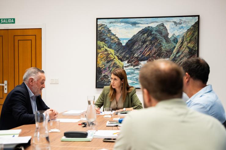 A conselleira do Medio Rural, María José Gómez, mantén un encontro con responsables da Asociación Forestal de Galicia 