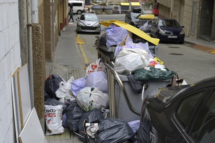 Lixo acumulado en colectores pola folga de lixo na Coruña / M. Dylan - Europa Press 