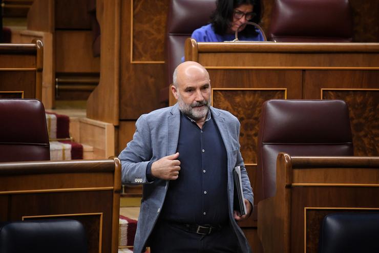 O deputado do BNG Néstor Rego durante unha sesión plenaria, no Congreso dos Deputados, a 10 de setembro de 2024, en Madrid  