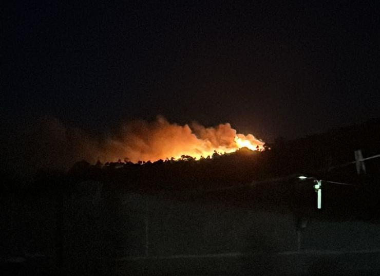 Incendio forestal en Porto do Son iniciado este luns 16 de setembro 