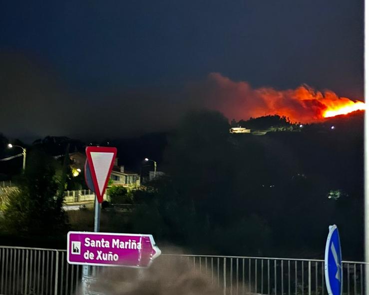 Incendio forestal en Porto do Son iniciado este luns 16 de setembro 