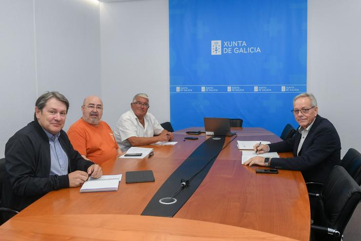 O director xeral de Gandaría, Agricultura e Industrias Agroalimentarias, José Balseiros, chegou a un acordo con representantes das organizacións Unións Agrarias e Asociación Agraria Galega / MONICA ARCAY CARRO