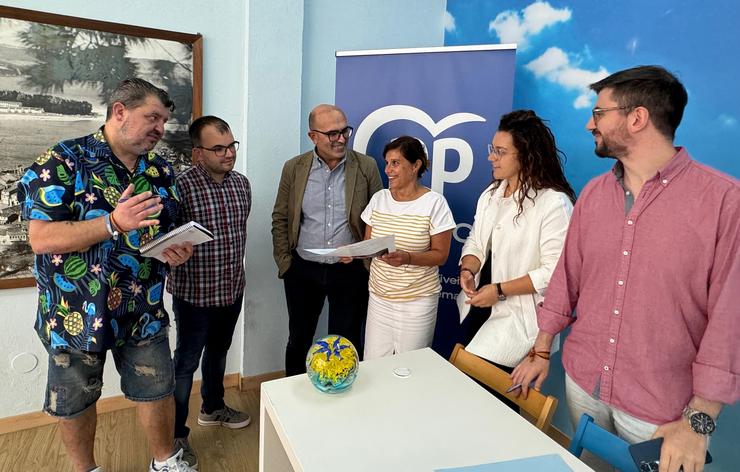 O grupo do PP en Viveiro, encabezado pola portavoz, Mariña Gueimunde / PP