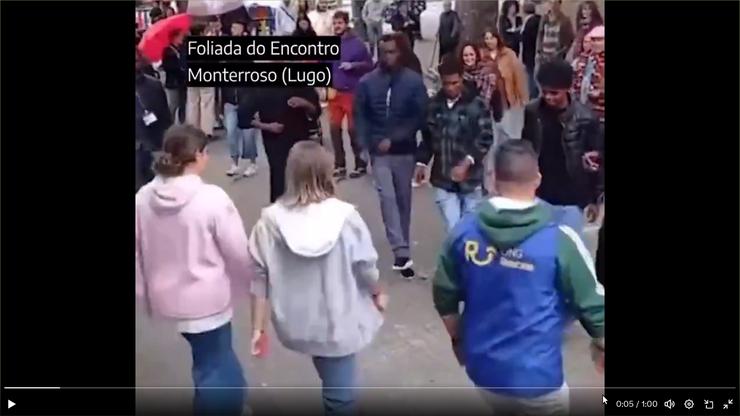 Migrantes bailan unha mulleira nunha foliada tras ser acollidos en Monterroso / tuiter - X