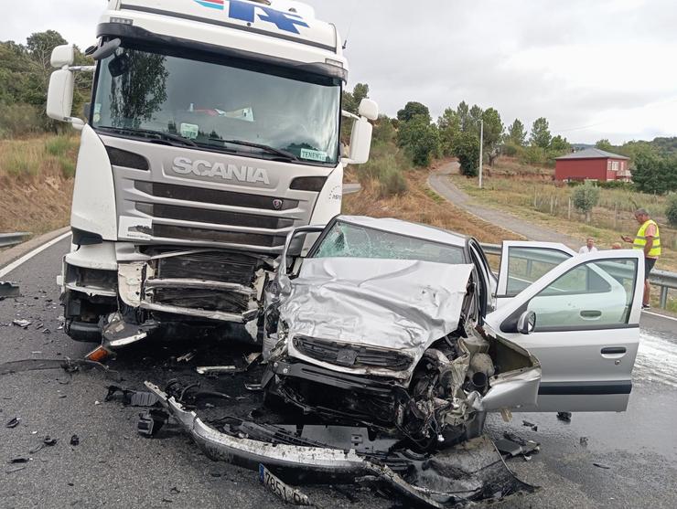 Accidente de Tráfico no Bolo / GARDA CIVIL DE OURENSE