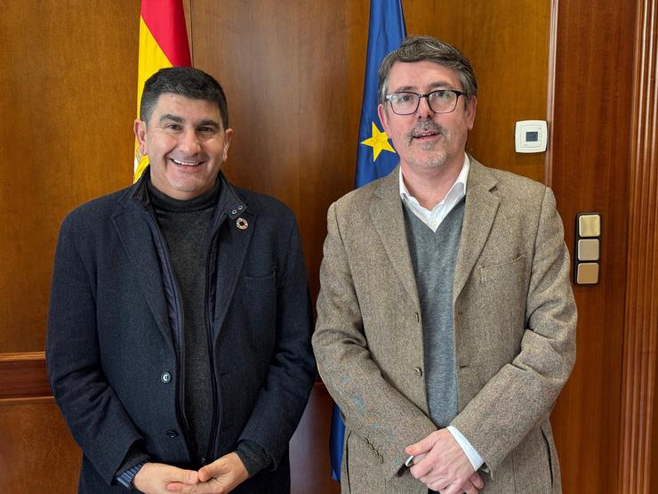 Reunión entre o delegado do Goberno, Pedro Blanco, e o alcalde de Outes, Manuel González.. DELEGACIÓN DO GOBERNO