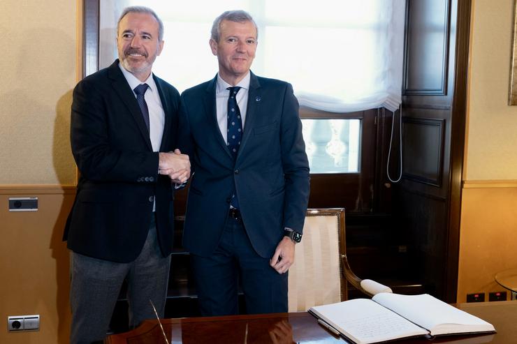 O presidente de Aragón, Jorge Azcón, e o presidente da Xunta de Galicia, Alfonso Rueda 