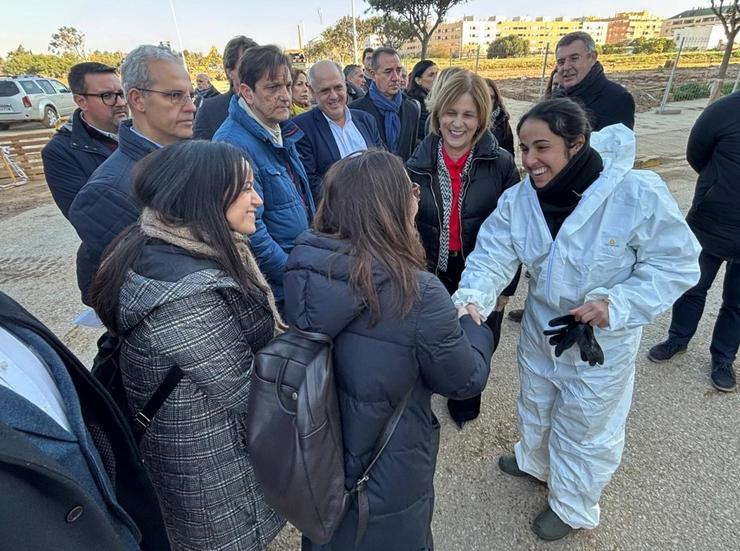 A alcaldesa da Coruña e vicepresidenta primeira da FEMP, Inés Rey, visita municipios afectados pola DANA. CONCELLO DA CORUÑA / Europa Press