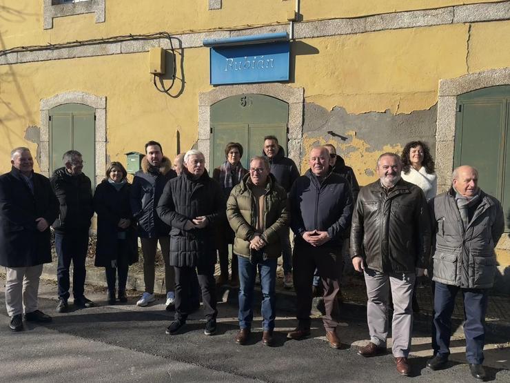 Representantes do PP de Lugo na estación de Rubián / PP