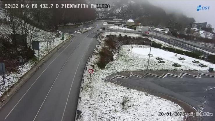 A neve condiciona a circulación na contorna de Pedrafita do Cebreriro (Lugo). DXT / Europa Press