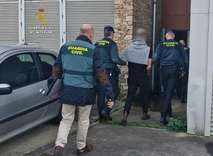 Detido un mozo de 21 anos de Silleda como responsable de grupo criminal de estafadores en vendas en liña 