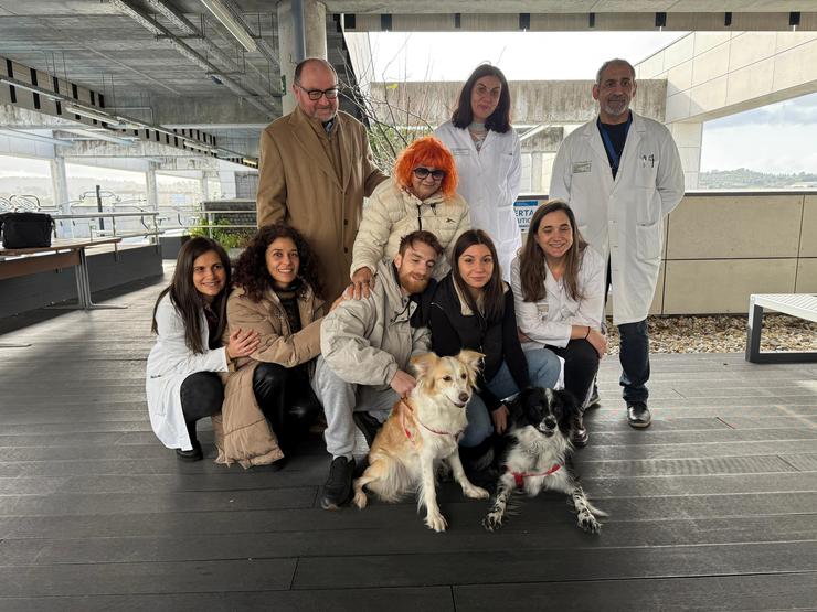 Ourense dá un paso pioneiro na humanización hospitalaria coa visita de animais de compañía aos pacientes 