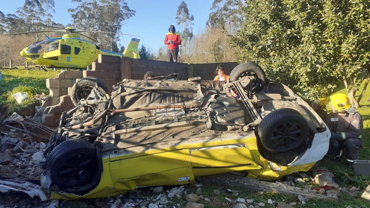 Imaxe dun vehículo sinestrado tras o accidente 