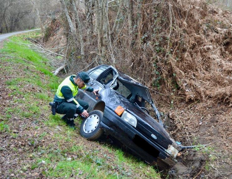 Accidente de coche dun menor en Laza 