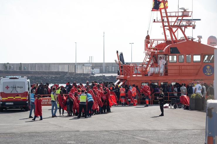 Arquivo - Un caiuco á súa chegada a Porto Naves, a 28 de decembro de 2024, en Arrecife, Lanzarote, Canarias.. Europa Press Canarias - Europa Press - Arquivo 