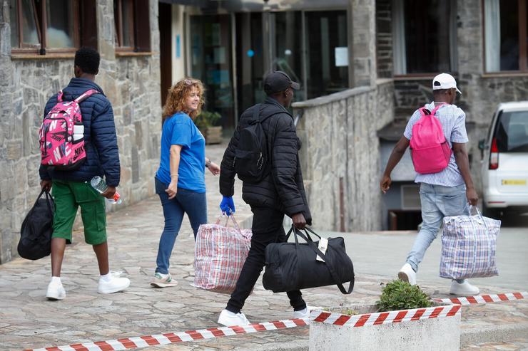 Varios migrantes en Ribeira de Piquín 