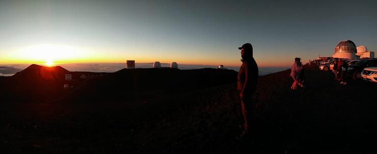 Pôr-do-sol na montanha mais alta do mundo (se levarmos em consideração a medição desde a base, no fundo do Oceano Pacífico, até ao pico). Mauna Kea, 26 de março de 2019 [Foto: CarmeOt].