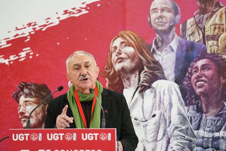 O secretario xeral de UGT, Pepe Álvarez, intervén durante a clausura do 14º Congreso UGT Galicia, a 27 de febreiro de 2025, en Santiago de Compostela 