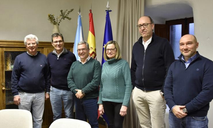 Reunión da Directiva do Clúster co Presidente da Deputación de Ourense. Foto: Clúster da Pizarra de Galicia.