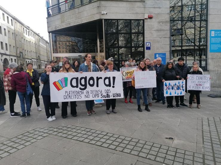 Concentración de traballadores e familiares de usuarios do centro Souto de Leixa, en Ferrol. 