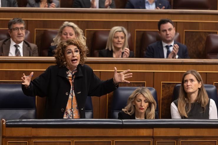 A vicepresidenta primeira e ministra de Facenda, María Jesús Montero, intervén durante un pleno no Congreso dos Deputados, a 12 de marzo de 2025, en Madrid (España). A delegación das competencias de inmigración á Generalitat de Cataluña, p. Europa Press 