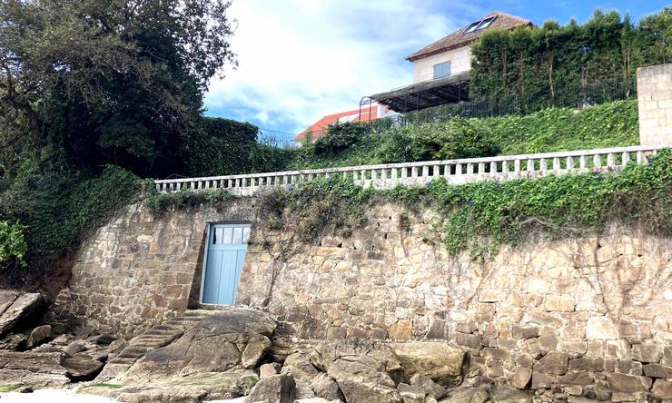 Casa de Eva Cárdenas con acceso directo á praia do Con en Moaña 