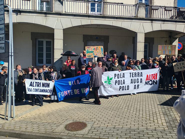 Protesta de Ulloa Viva en Palas de Rei en contra de Altri 