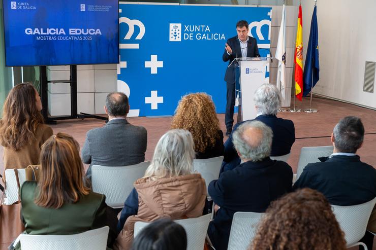 O conselleiro de Educación, Ciencia, Universidades e FP, Román Rodríguez, presenta 'Galicia Educa', un calendario de feiras educativas.. XUNTA 