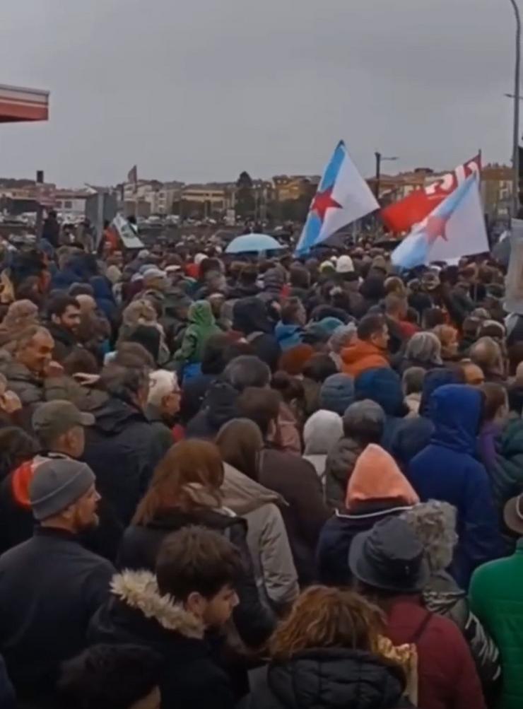 Manifestación na Pobra contra o proxecto de Altri e a Mina de Touro 