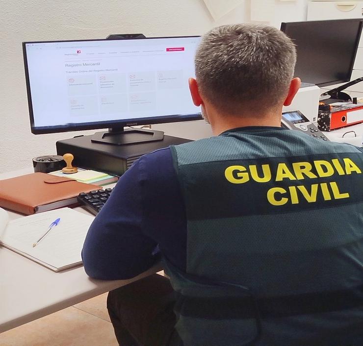 Imaxe dun axente da Garda Civil.. GARDA CIVIL 