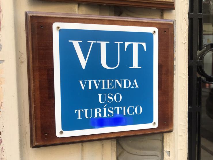 Cartel de Vivenda de Uso Turístico (VUT) 